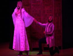 Shakespeare’le güldürdüler